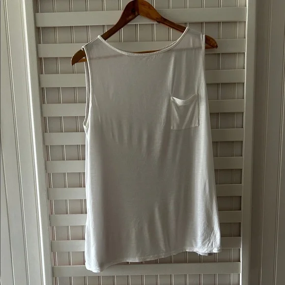 Uniqlo White Tank Top with Pocket - Picture 1 of 4